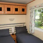 Shelly's Nyaraló *